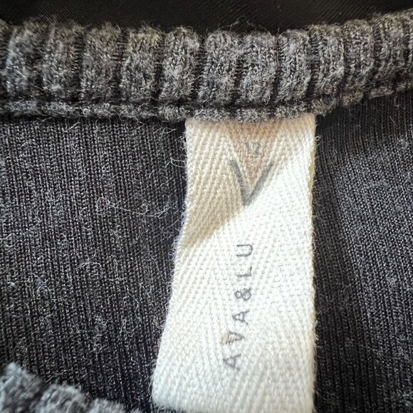 Ava & Lu Dress - Picture 3 of 6